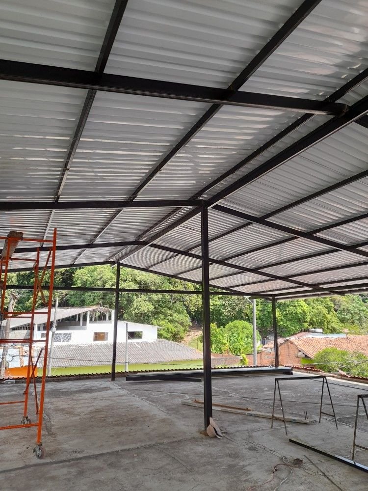 تركيب هيكل معدني ودعامات للهناجر