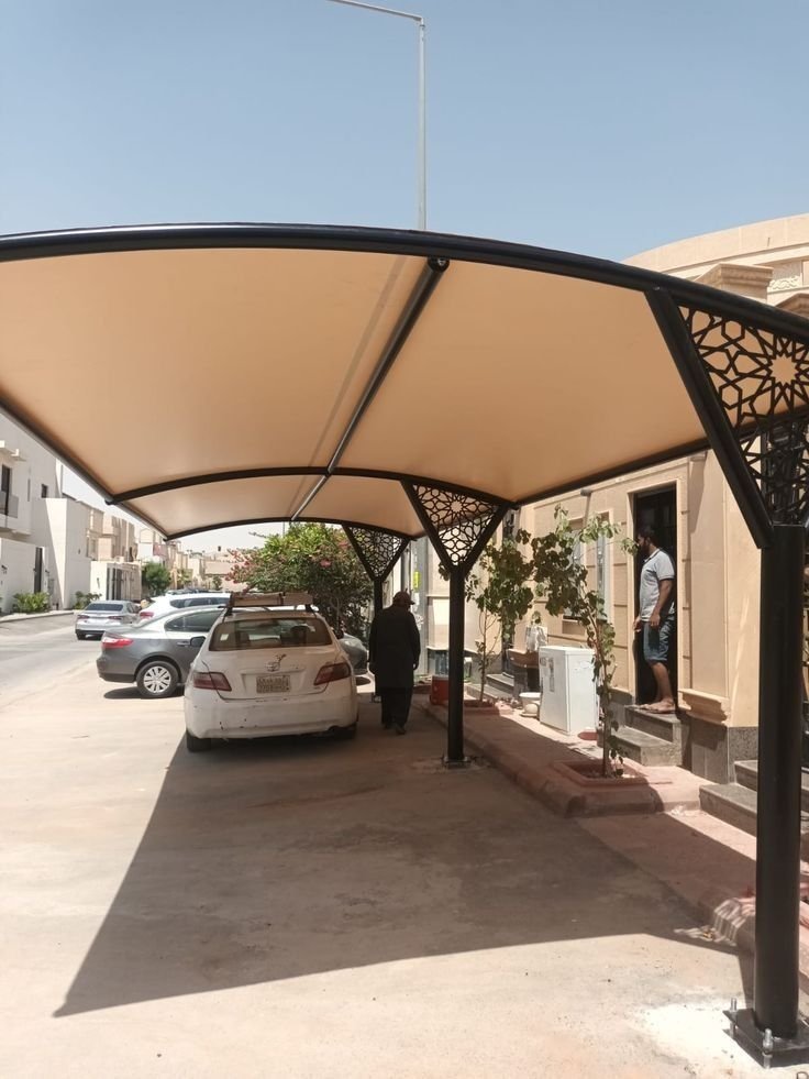 مظلة موقف سيارات خشبية معدنية في الدمام